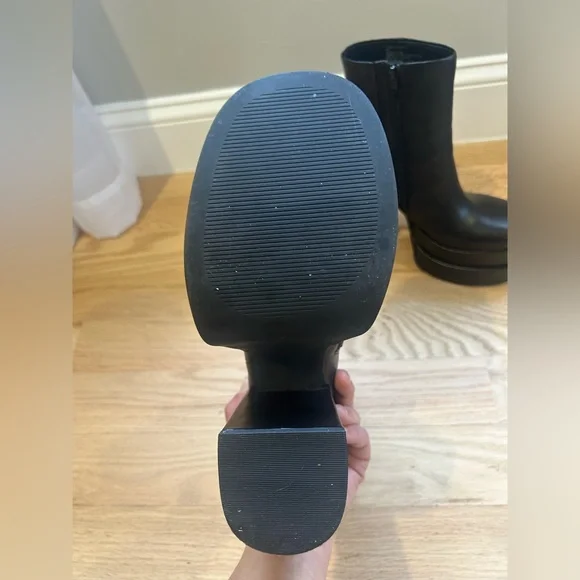 EUC Steve Madden’s ‘Cobra’ Black Genuine Leather Boots, Size 8 - Picture 3 of 10